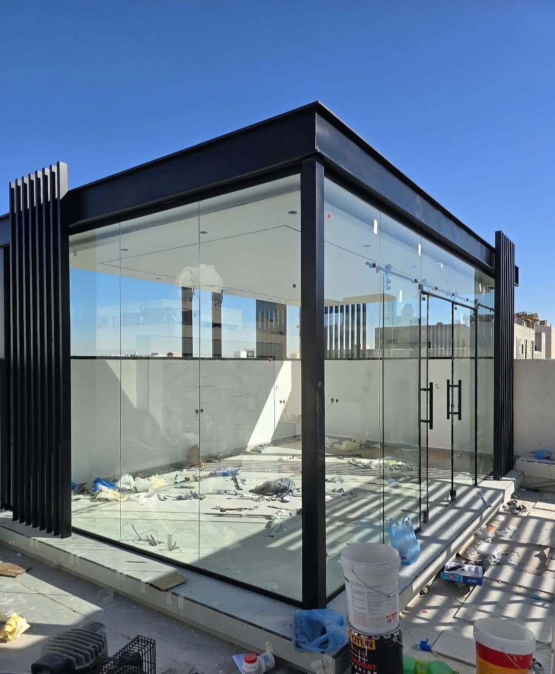 سواتر خشبية وحديدية مقاومة للعوامل الجوية